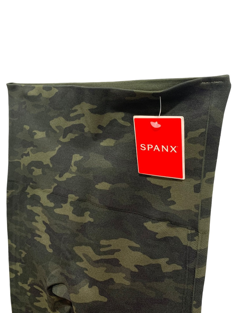 Small (2/4) Spanx Womens New Look at Me Now Leggings Green Camo Crop