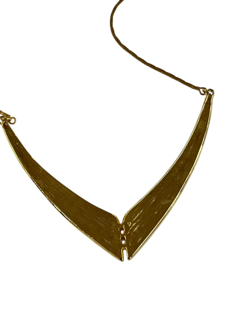 1980s Retro Goldtone Enameled Necklace V-Neck 17 Inch 8-9" Drop