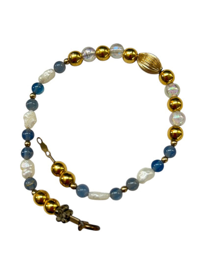 Goldtone White Blue Beaded Bracelet 7.25 Inch Spring Clasp