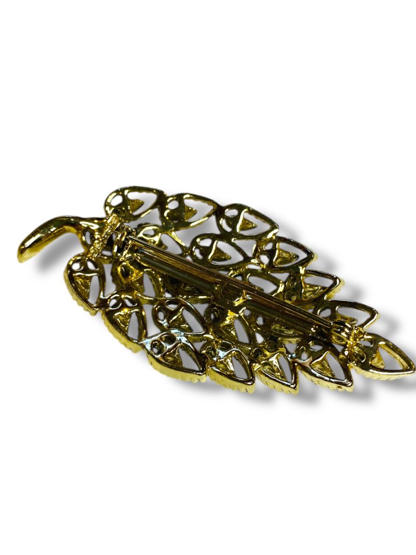 Vintage Signed Gerrys Brooch Pin Leaf Black Insets 2.6"