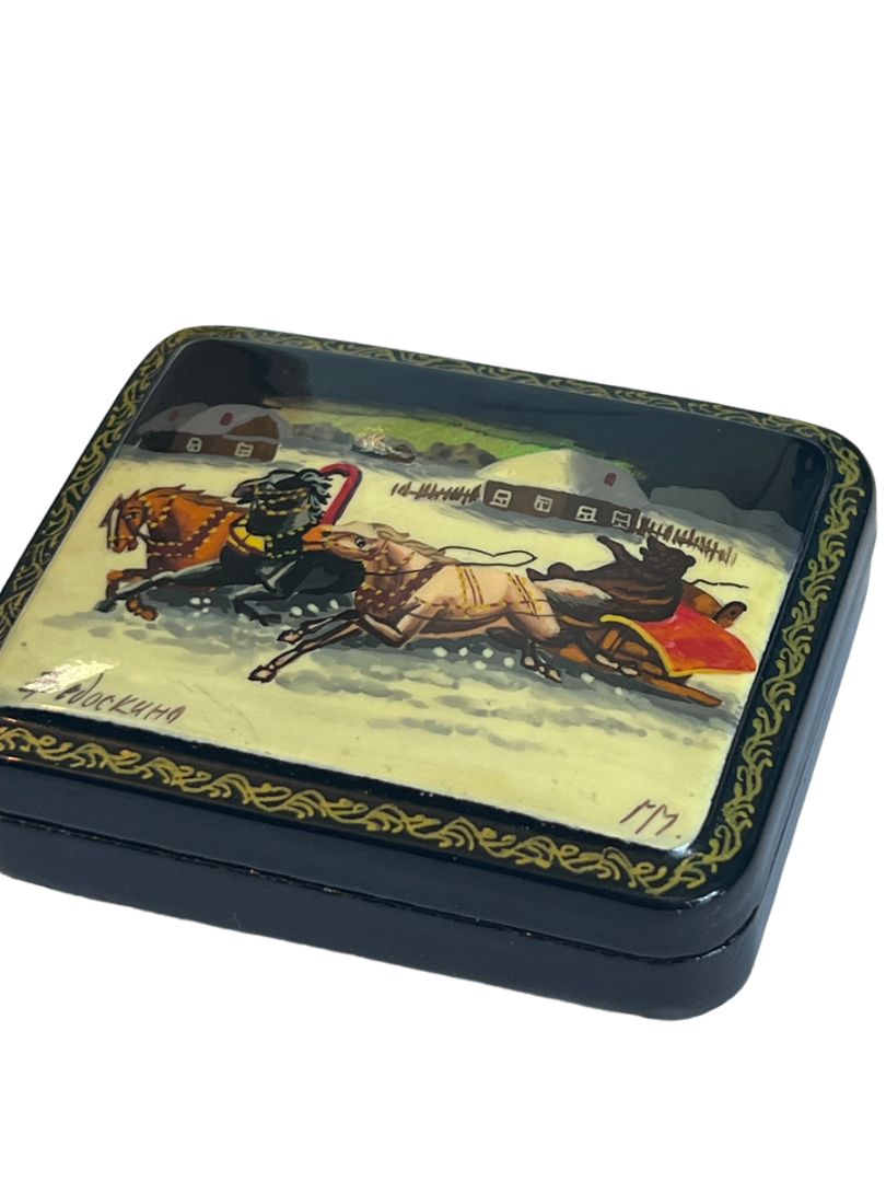 Russian Hand Painted Lacquer Trinket Box Signed Red Interior Hinged