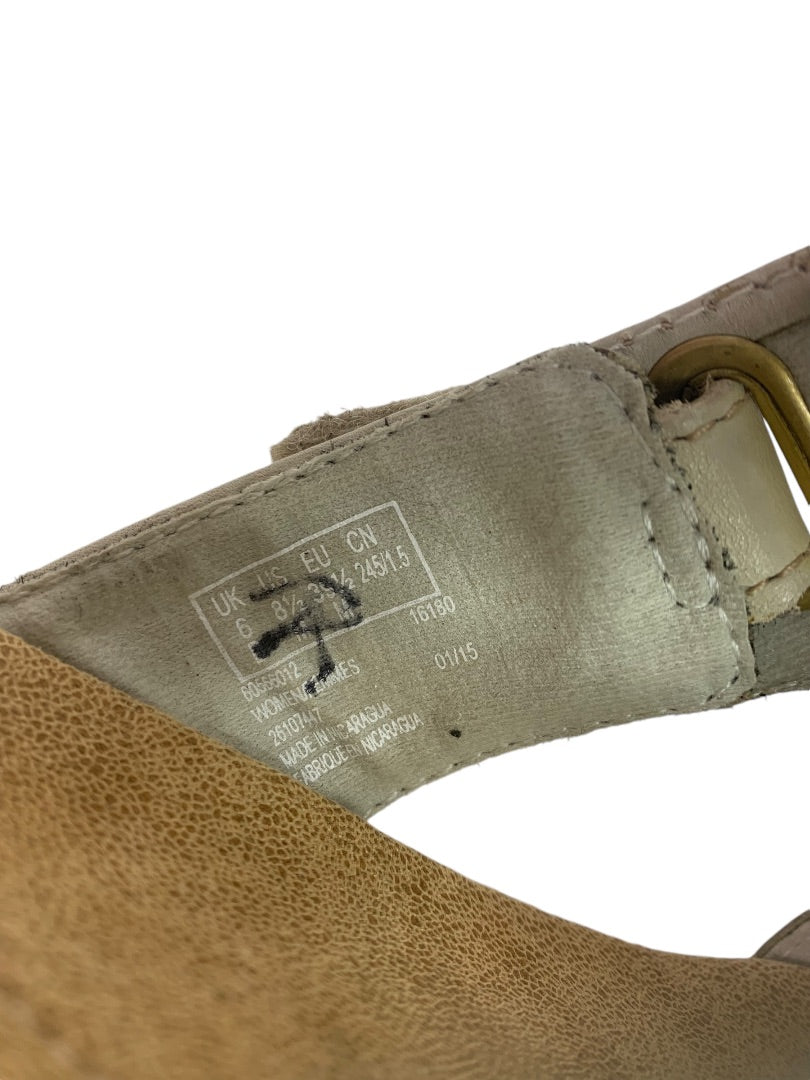 Size 8.5 Clarks Womens Hayla Sandal Beige Leather Adjustable Lightweight