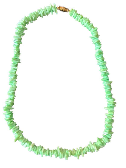 Vintage Spring Green Pukka Chip Bead Necklace Barrel Clasp 16 Inch