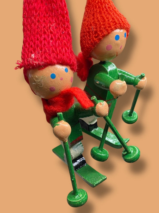 Vintage Wooden Christmas Holiday Ornaments Skiers 3" Green