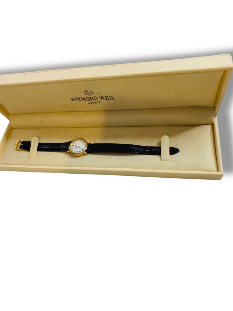 Raymond Weil Geneve 5758 Ladies Swiss Watch Needs Battery 12mm