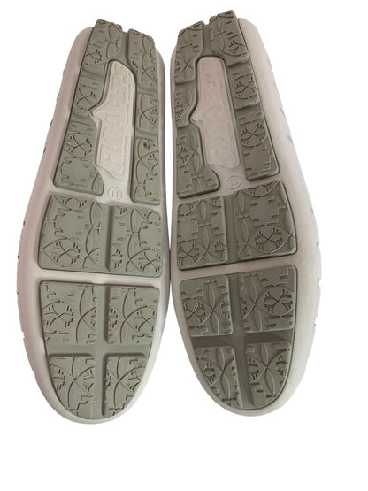 Size 11 Floafers Womens Country Club Drive 2.0 Loafer Bright White Gray Arch Support