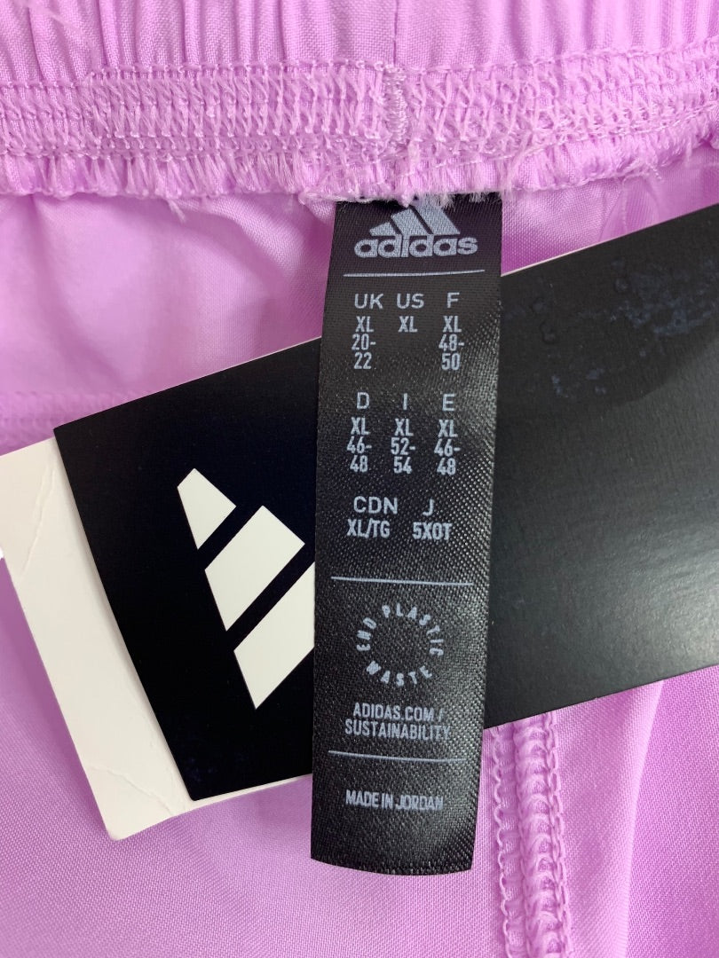 XL Adidas Womens New Pacer Shorts 3 Stripe Woven IM2344