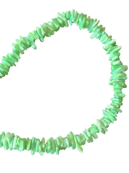 Vintage Spring Green Pukka Chip Bead Necklace Barrel Clasp 16 Inch