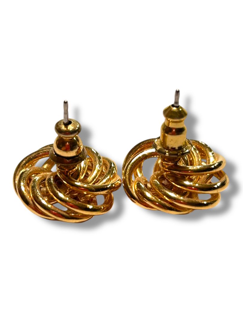 Goldtone Post Pierced Earrings Intertwined Design .6" Diameter