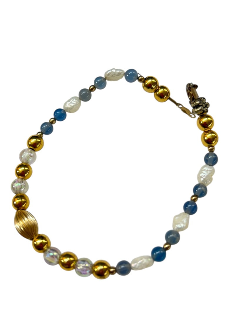 Goldtone White Blue Beaded Bracelet 7.25 Inch Spring Clasp