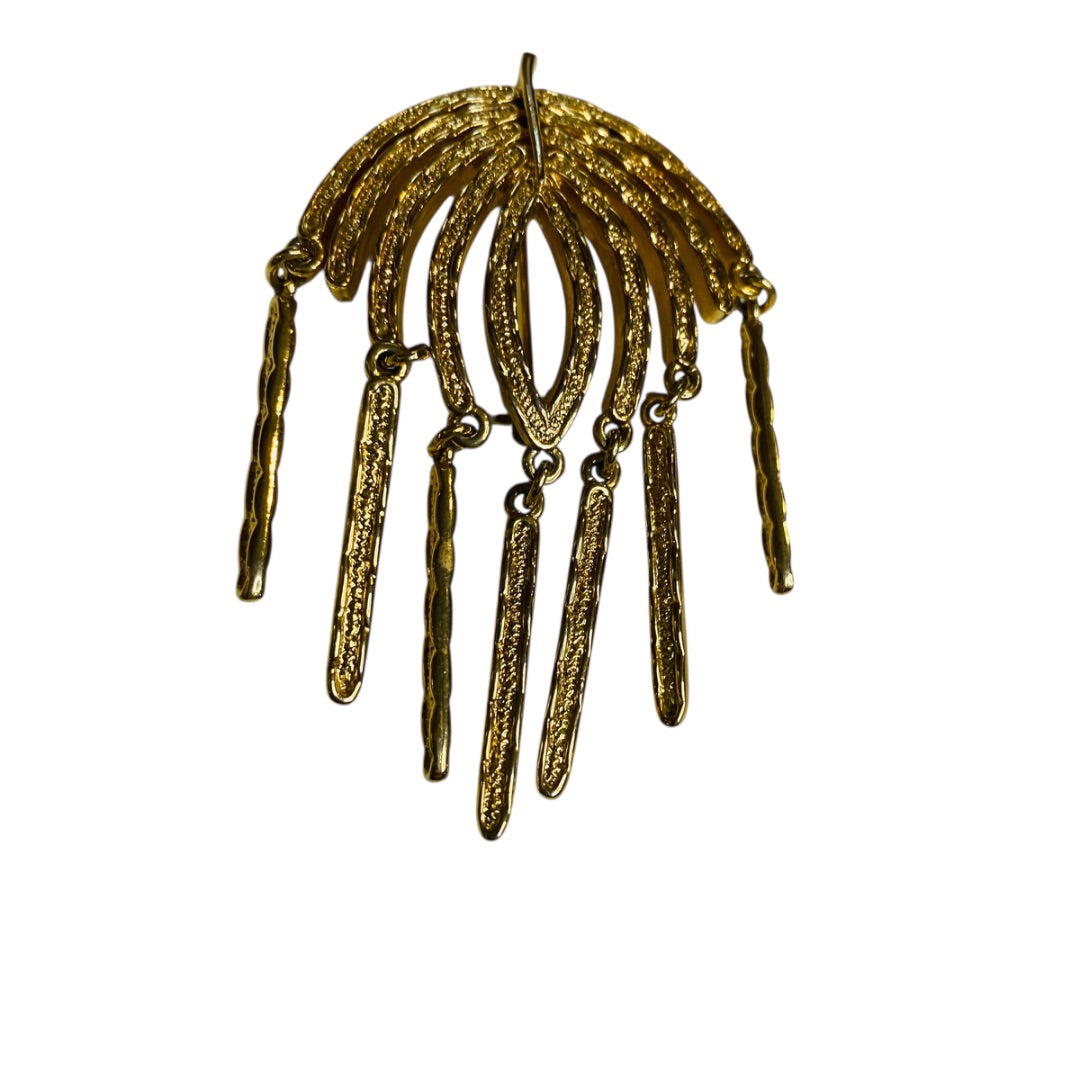 Vintage Signed Sarah Coventry Goldtone Dangle Brooch 2.5 x 1.5 Inch