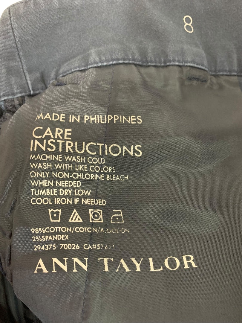 Size 8 Ann Taylor Womens City Short Chino Style Navy Blue 4.5" Inseam