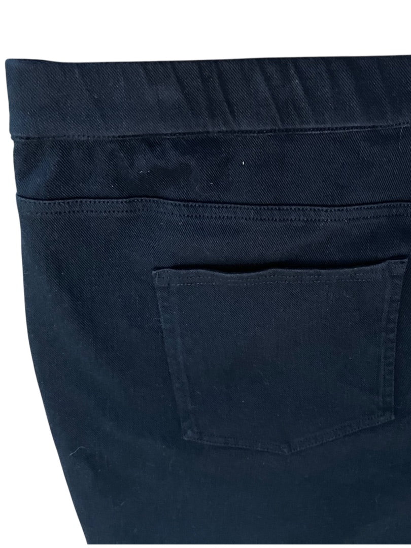 Size 30W Isaac Mizrahi Live! Womens Stretch Pull On Denim Shorts Pockets Black