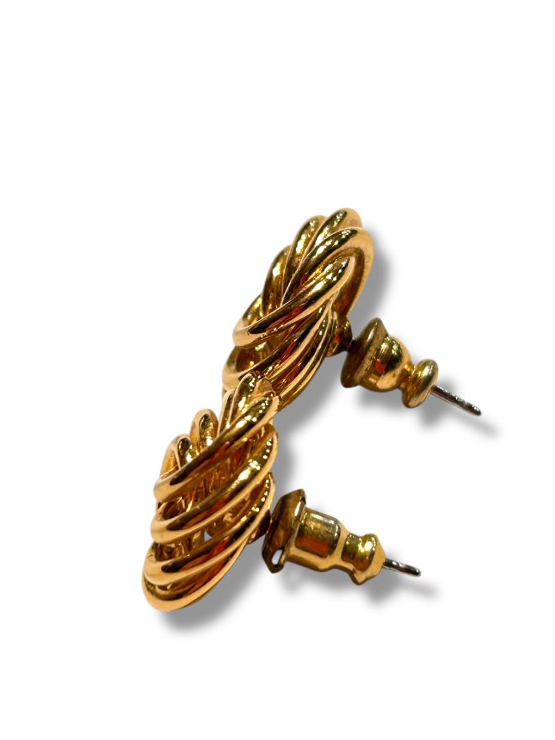 Goldtone Post Pierced Earrings Intertwined Design .6" Diameter
