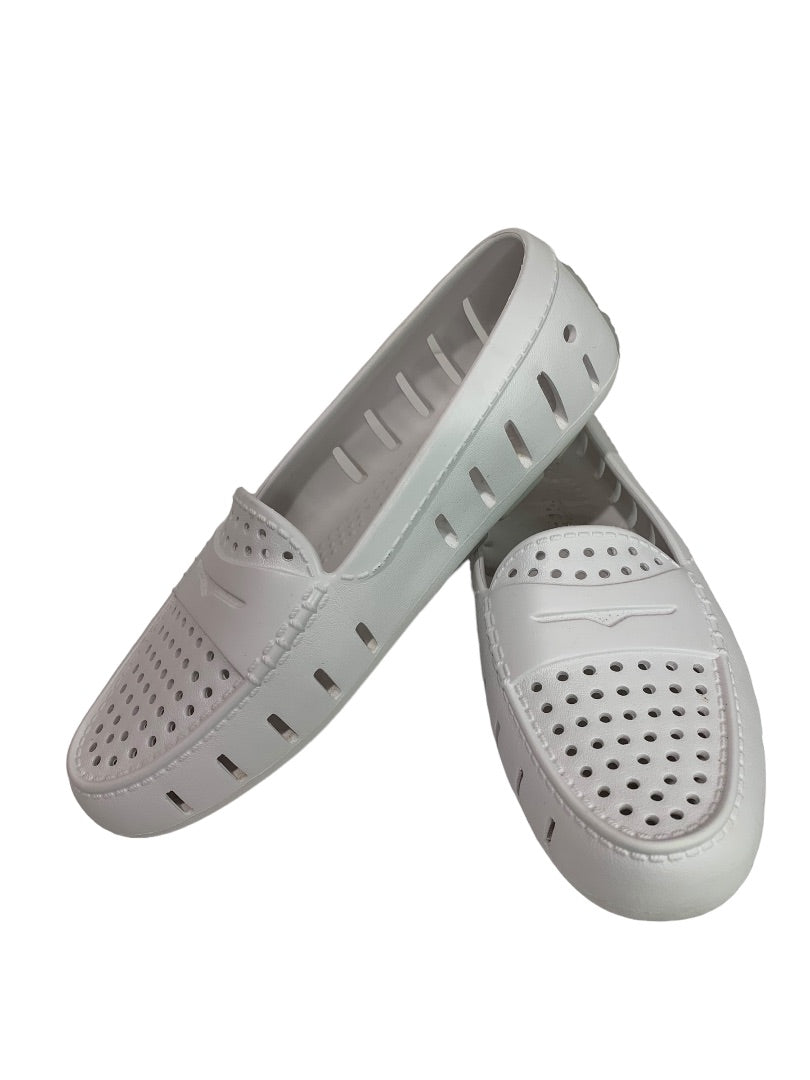 Size 11 Floafers Womens Country Club Drive 2.0 Loafer Bright White Gray Arch Support