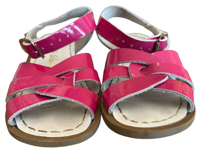 Size 8 Girls Salt Water 800 Series Sandal Shiny Fushia Sandals