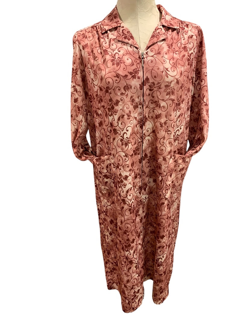 Large Leo-Danal Vintage 1970s Pink Zip Front House Dress Pockets Pullover Shoulder Pads