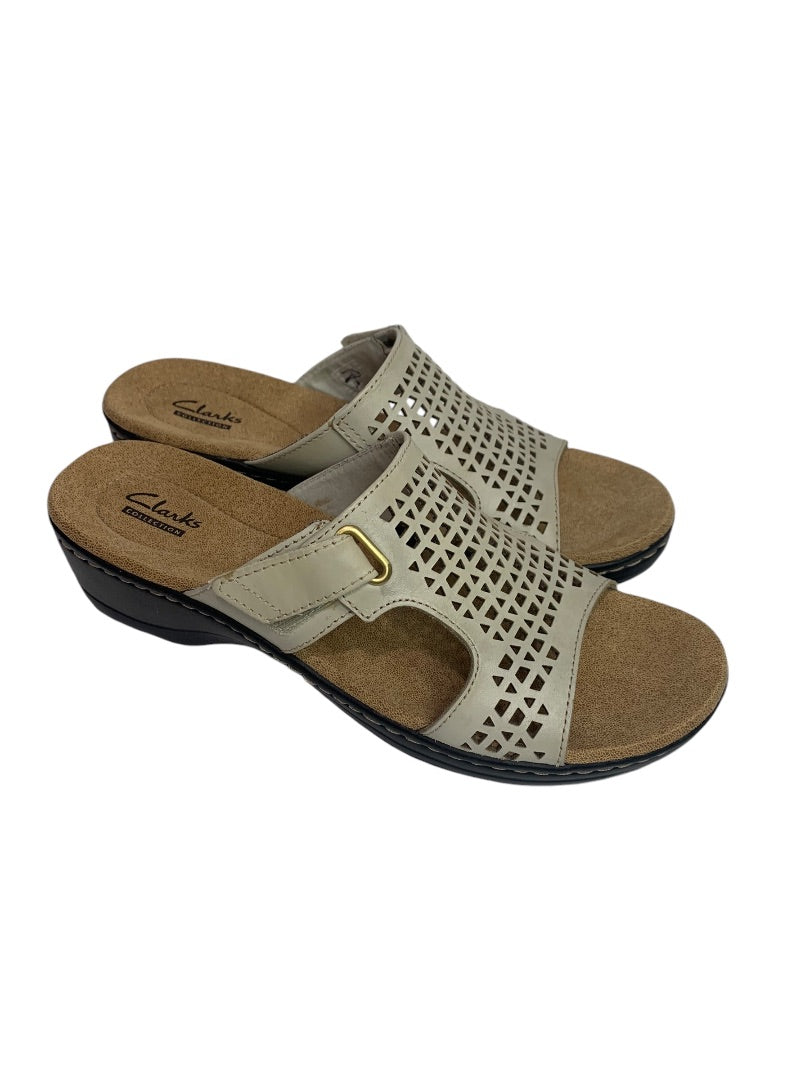 Size 8.5 Clarks Womens Hayla Sandal Beige Leather Adjustable Lightweight