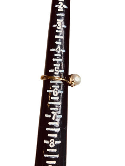 Size 5.5 Goldtone 7mm Pearl Ring Classic Bypass Style