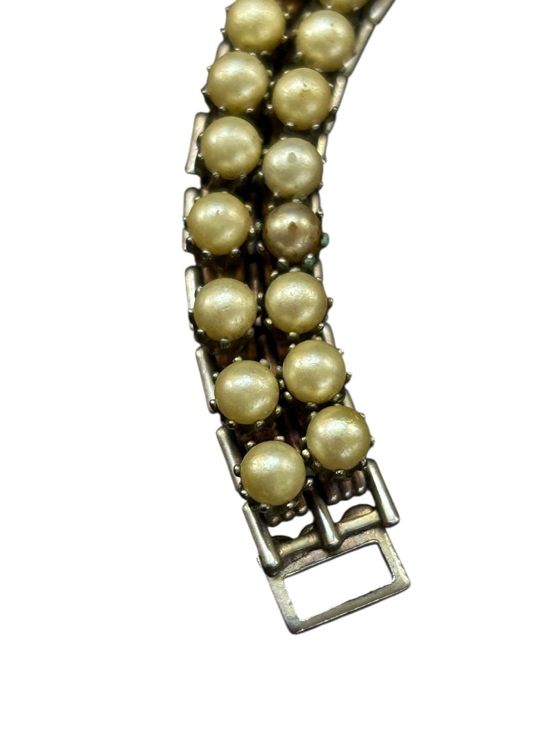 Vintage Faux Pearl Silvertone Bracelet Foldover Clasp 7 Inch