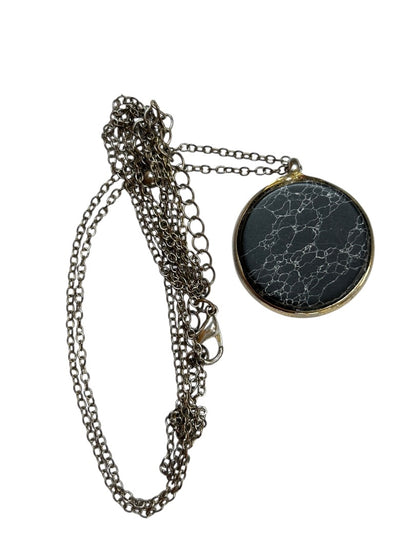 Silvertone Faux Marble Pendant Necklace 32-35 Inch Reversible Black White