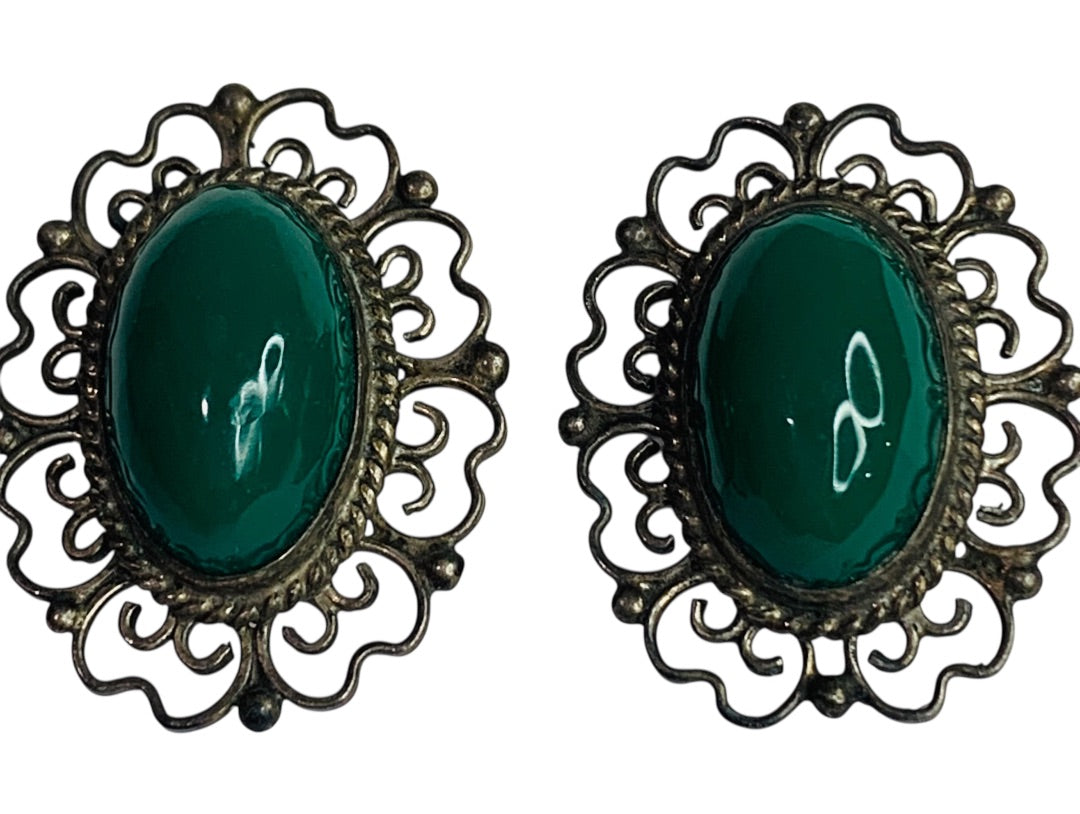 Vintage Clip On Screwback Earrings Green Silvertone Filigree 1.1 Inch