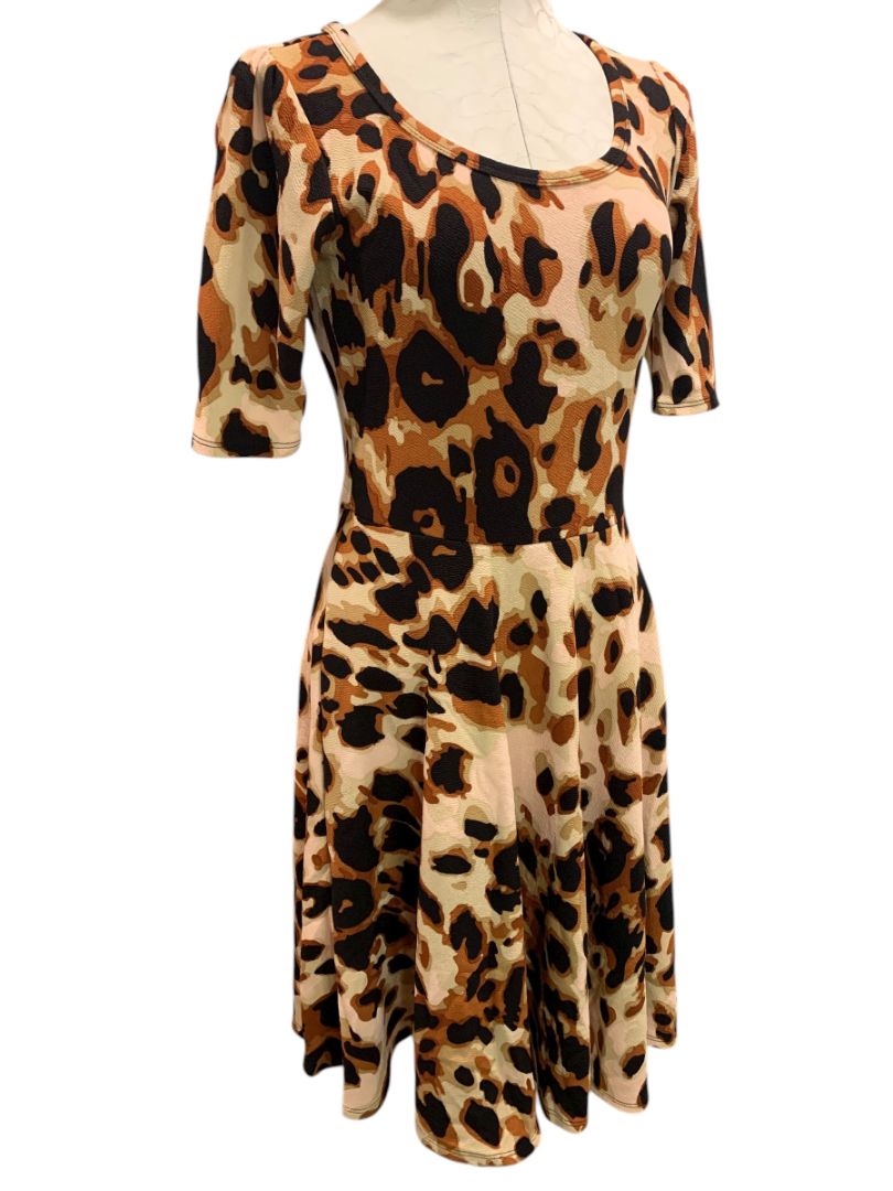 Medium LulaRoe Nicole Dress Scoop Neck Animal Print