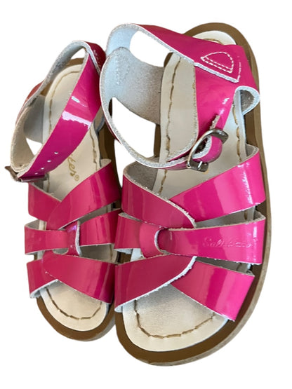 Size 8 Girls Salt Water 800 Series Sandal Shiny Fushia Sandals