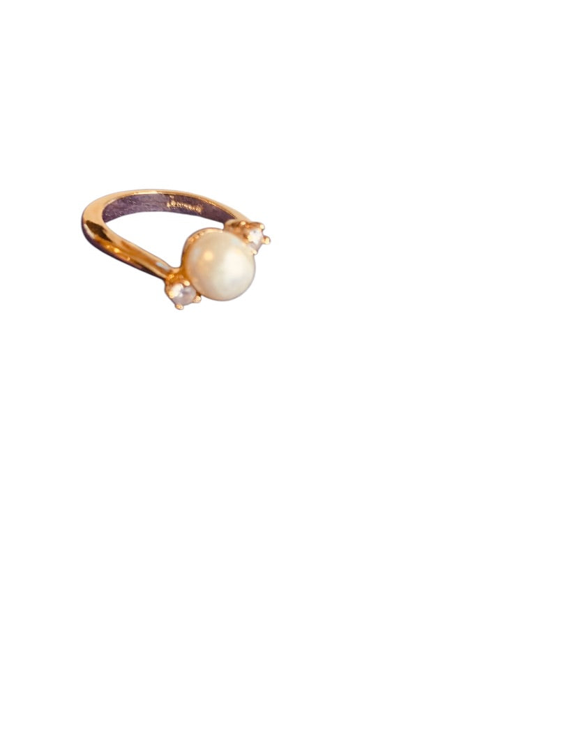 Size 5.5 Goldtone 7mm Pearl Ring Classic Bypass Style