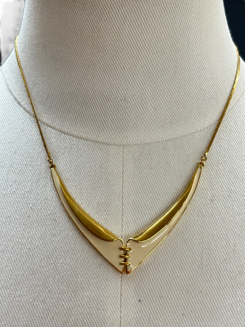 1980s Retro Goldtone Enameled Necklace V-Neck 17 Inch 8-9" Drop
