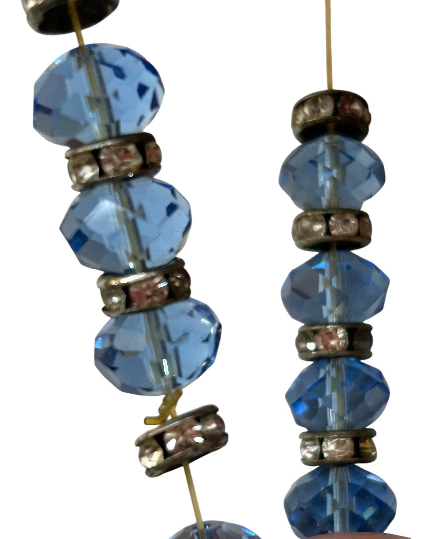 Stretchy Blue Faceted Silvertone Bracelet Sparkly Spacers