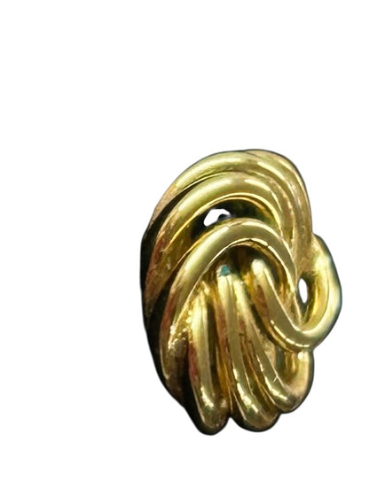 Small Goldtone Post Pierced Earrings Knot .4 Inch Knot