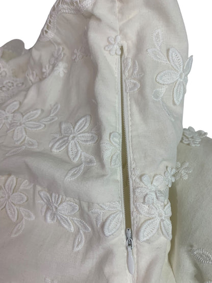 XS Aqua Brand White Sheath Dress Lace Applique V-Neck Sleeveless