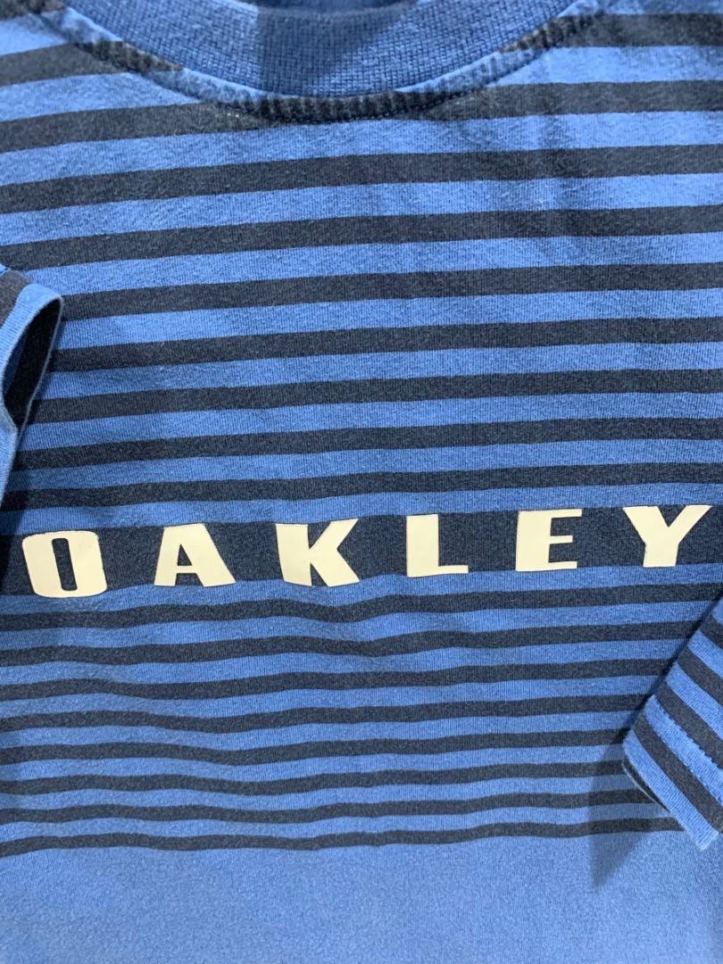 Large Oakley Tshirt Mens Blue Stripes Logo Custom Fit Short Sleeve