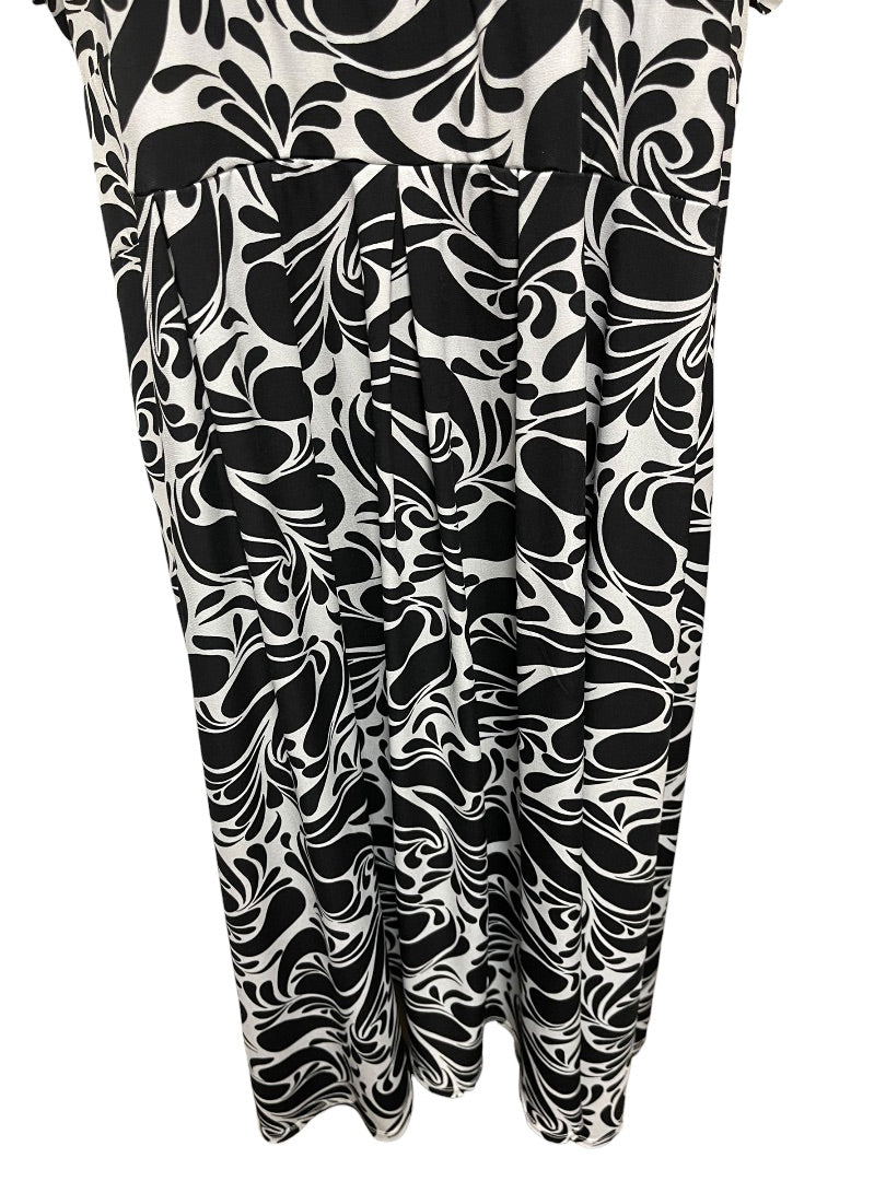 28W Merona Shore Sleeve Top Lined Long Dress Black & White