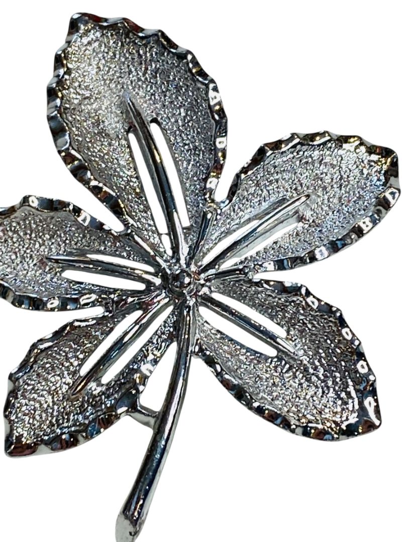 Vintage Signed Sarah Coventry Brooch Pin Silvertone Flower 2"