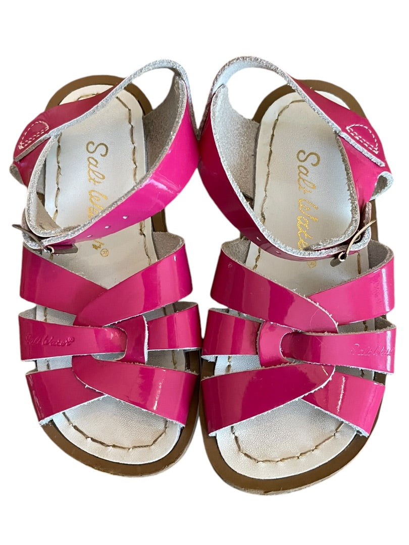 Size 8 Girls Salt Water 800 Series Sandal Shiny Fushia Sandals