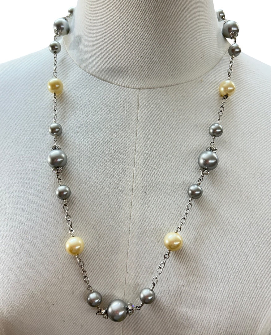 Silvertone Faux Pearl Necklace 18 Inch Lobster Clasp Gray Ivory