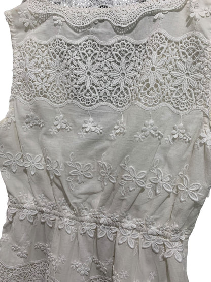 XS Aqua Brand White Sheath Dress Lace Applique V-Neck Sleeveless