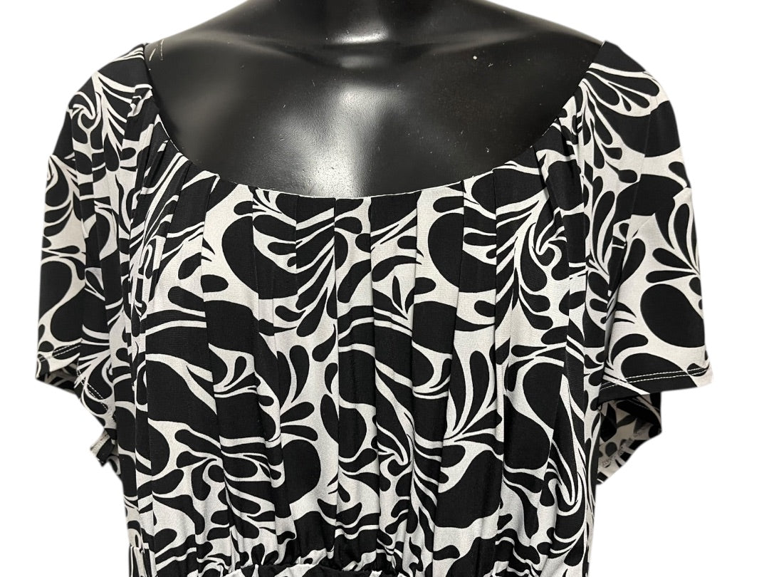 28W Merona Shore Sleeve Top Lined Long Dress Black & White