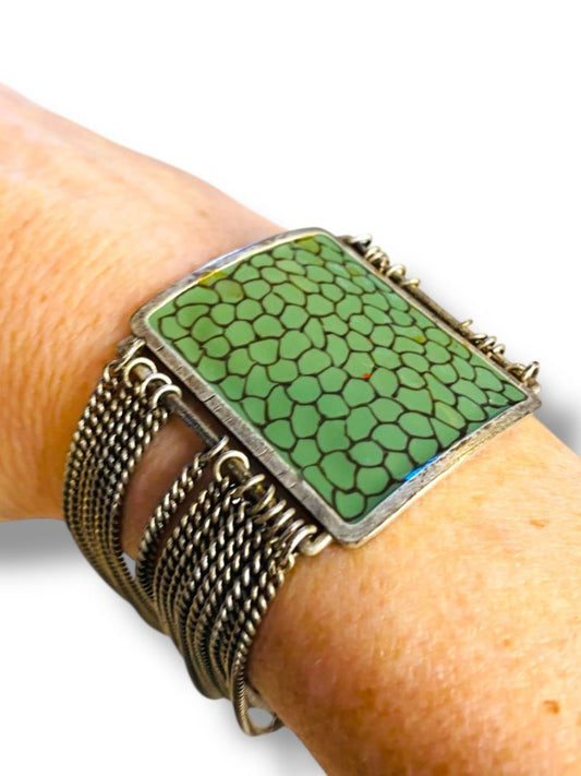 Silvertone Green Bracelet Foldover Clasp Reptile Design 7.5"