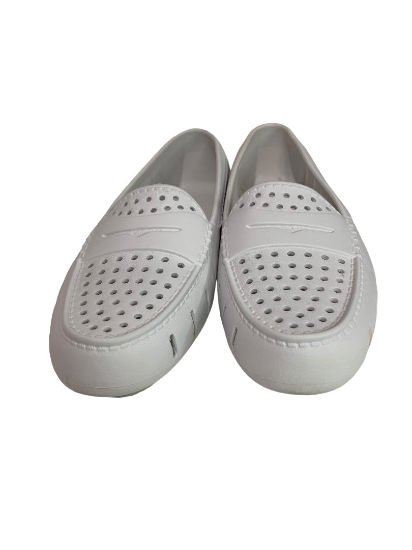 Size 11 Floafers Womens Country Club Drive 2.0 Loafer Bright White Gray Arch Support