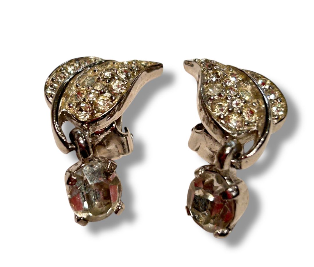 Vintage Signed Kramer Silvertone NonPierced Clip On Earrings 1.2" Drop