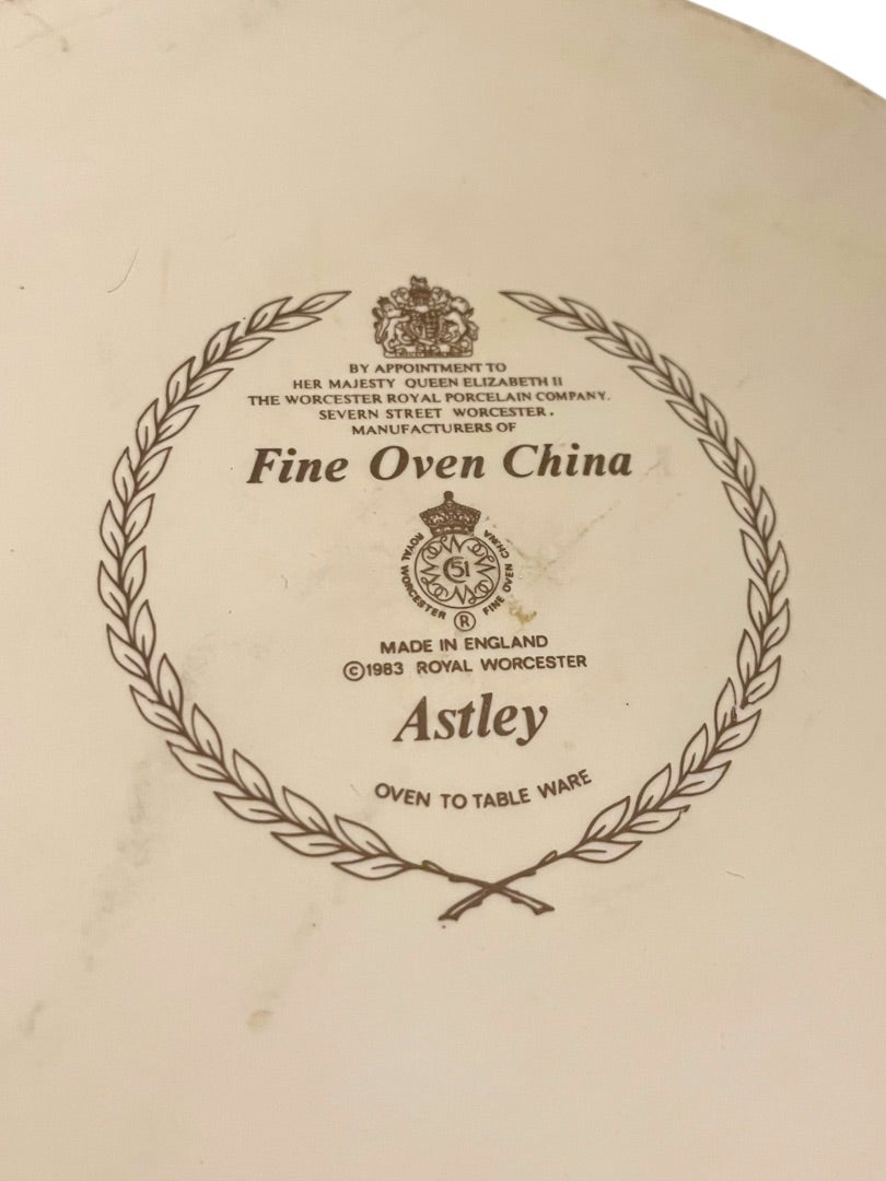 Royal Worcester Astley Fine Oven China Lidded Casserole 1983 2 Quart