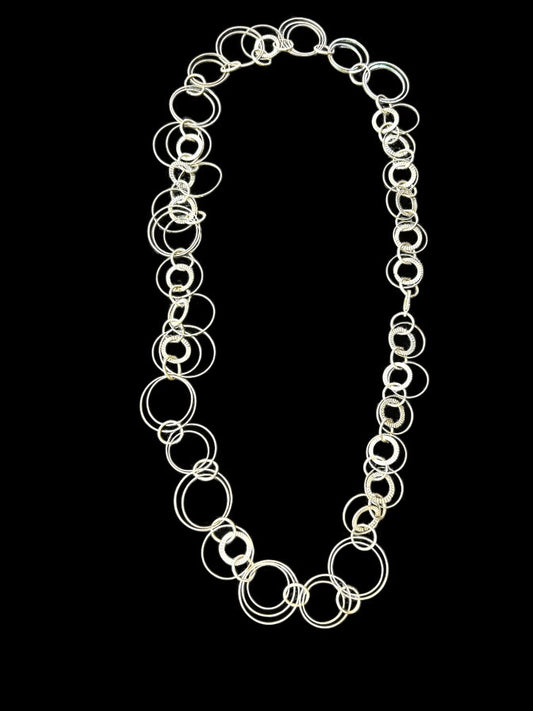 Silvertone Interlocking Circles Statement 34 Inch Necklace Overhead No Clasp Lightweight