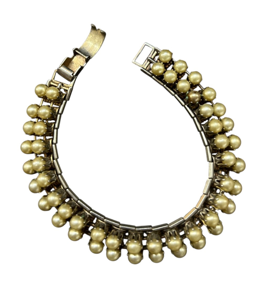 Vintage Faux Pearl Silvertone Bracelet Foldover Clasp 7 Inch