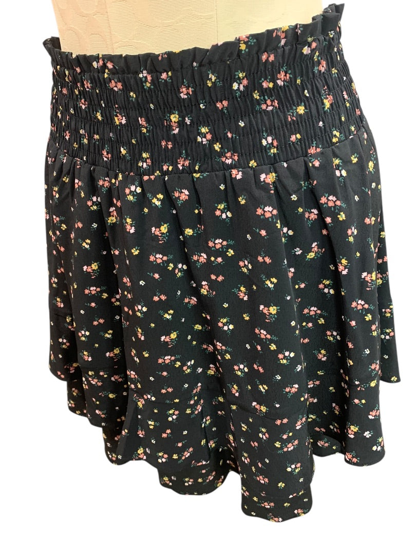 Medium Socialite Mini Skirt Black Floral Tiered Pull On