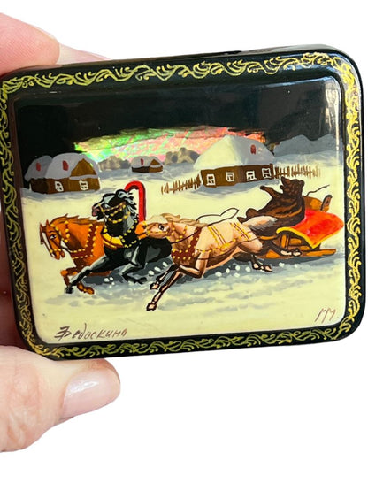 Russian Hand Painted Lacquer Trinket Box Signed Red Interior Hinged