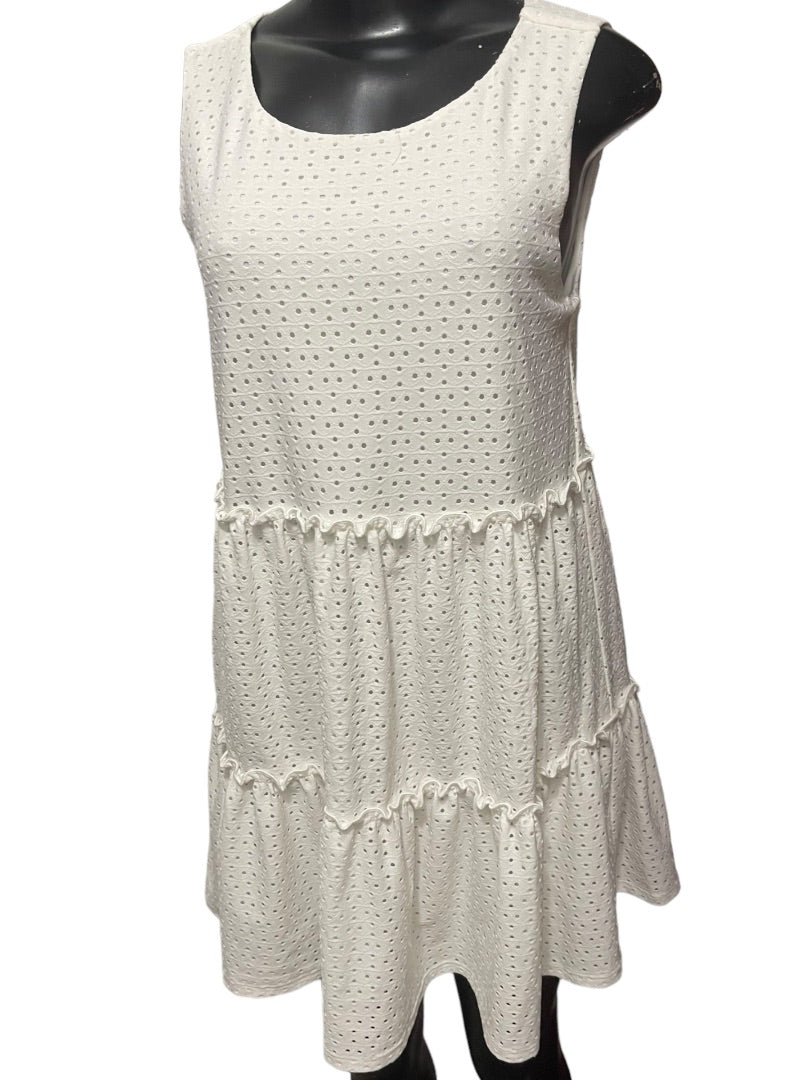 Small Speechless Womens Sleeveless Pullover Shift Dress White Eyelet Lined