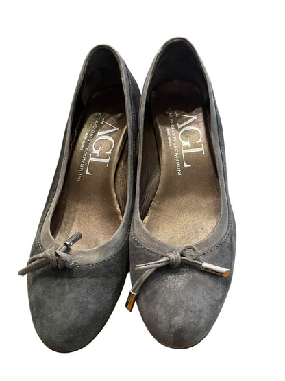 Size 39 AGL Dark Gray Suede Pumps 1.5 Inch Block Heel Made in Italy